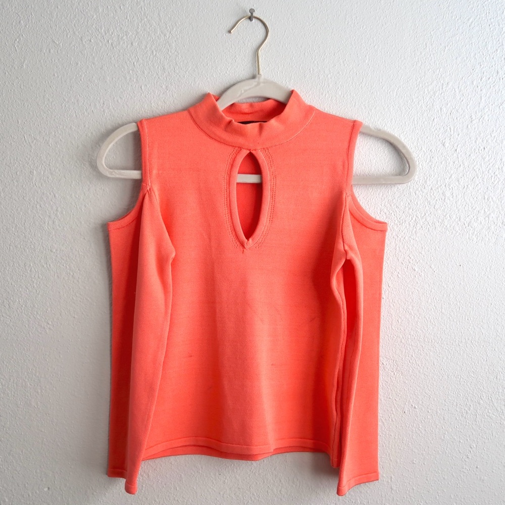 NWT Vintage bebe Coral Keyhole Sleeveless Blouse